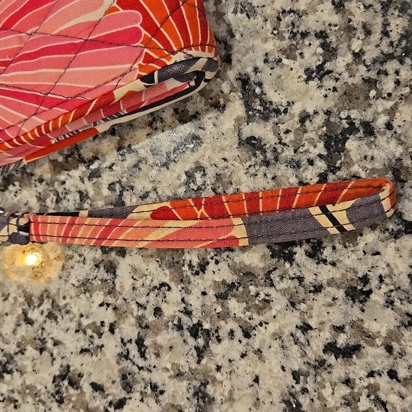 VERA BRADLEY CHERRY BLOSSOMS YOUR TURN  SMART PHONE WRISTLET LOCK WALLET. FLAW. - Picture 8 of 8